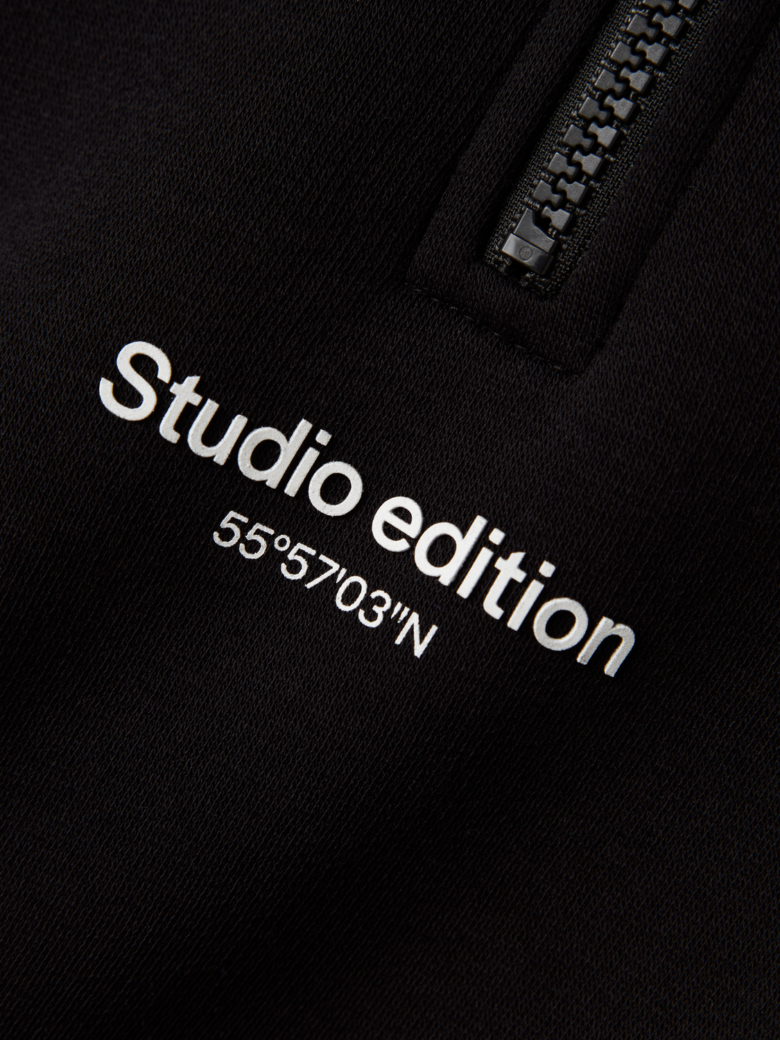 model_shot-front_full