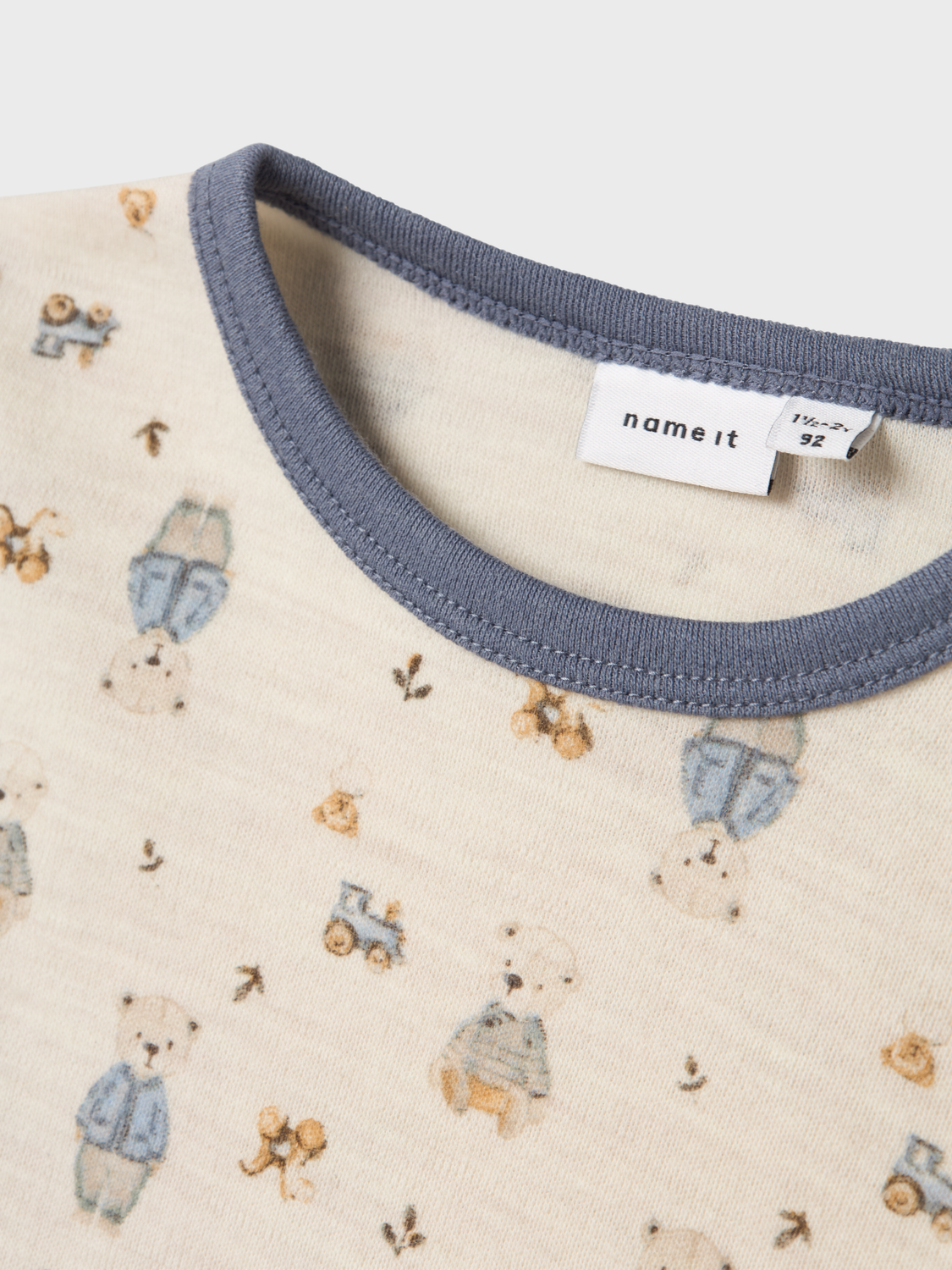 model_shot-front_full