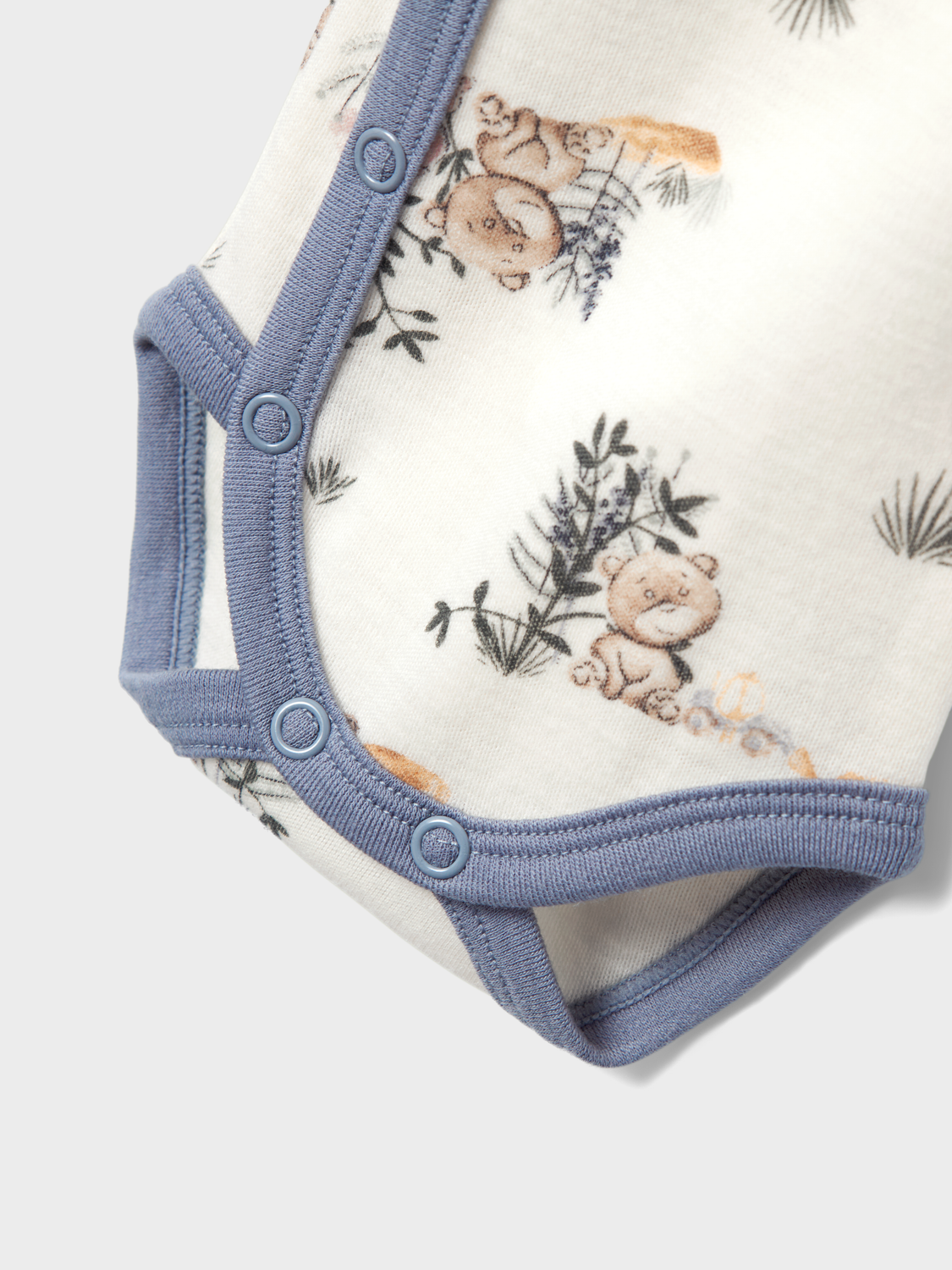 model_shot-front_full