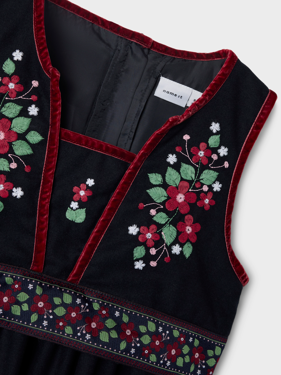 model_shot-front_full