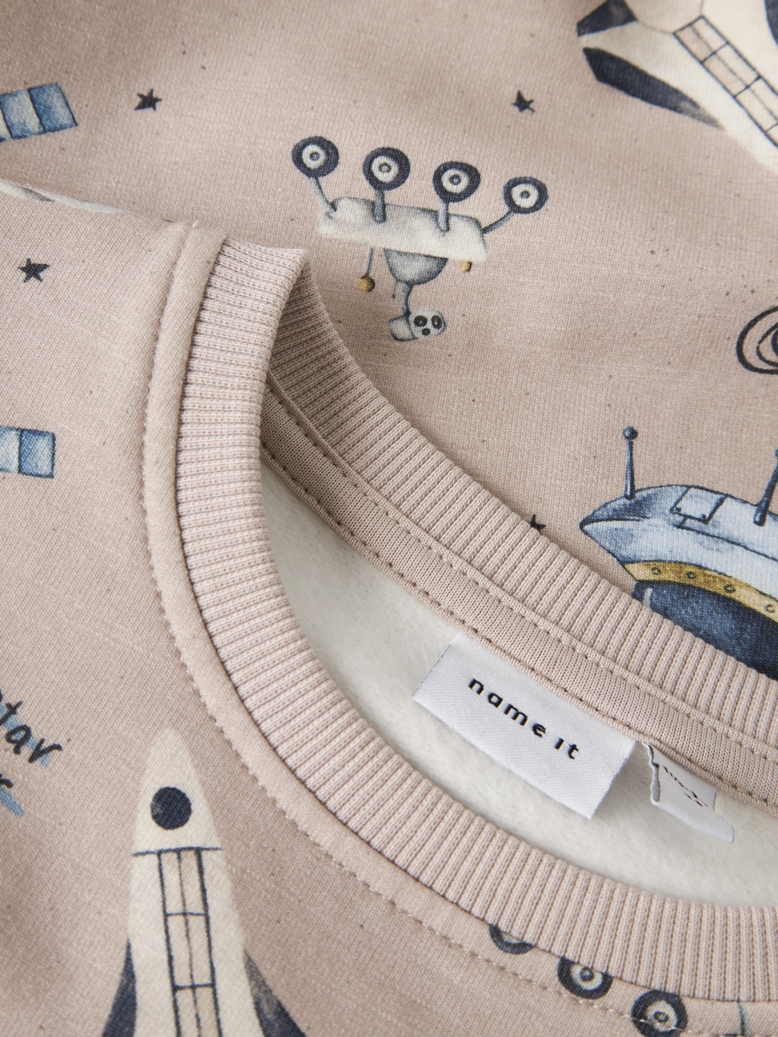 model_shot-front_full