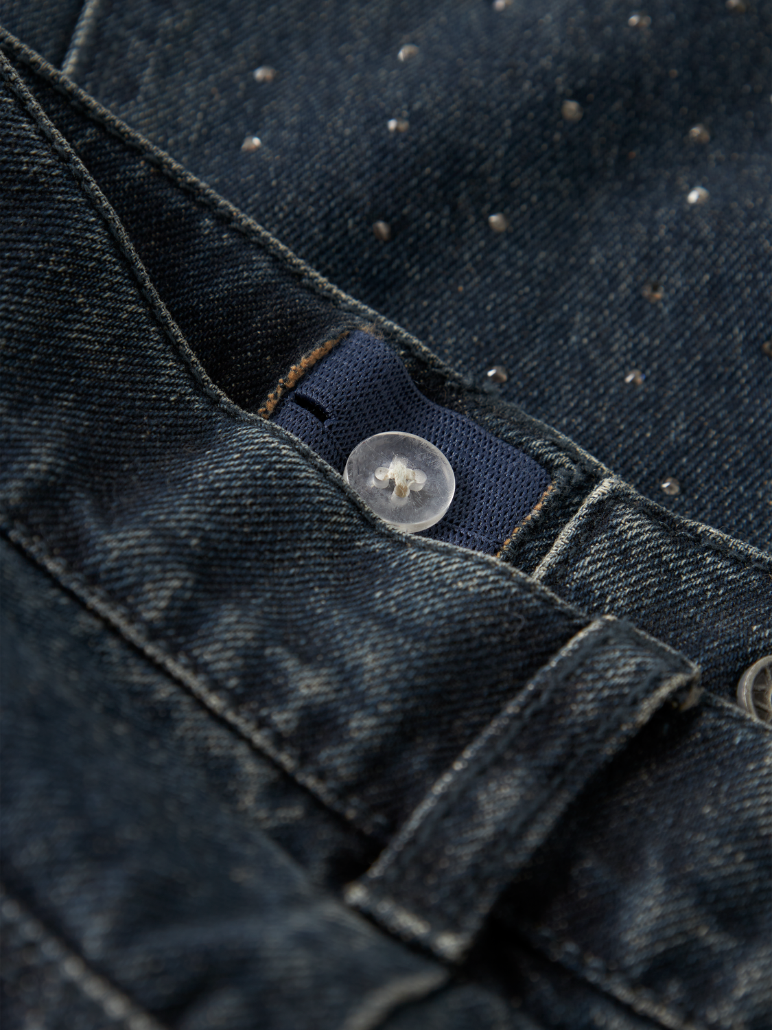 model_shot-front_full