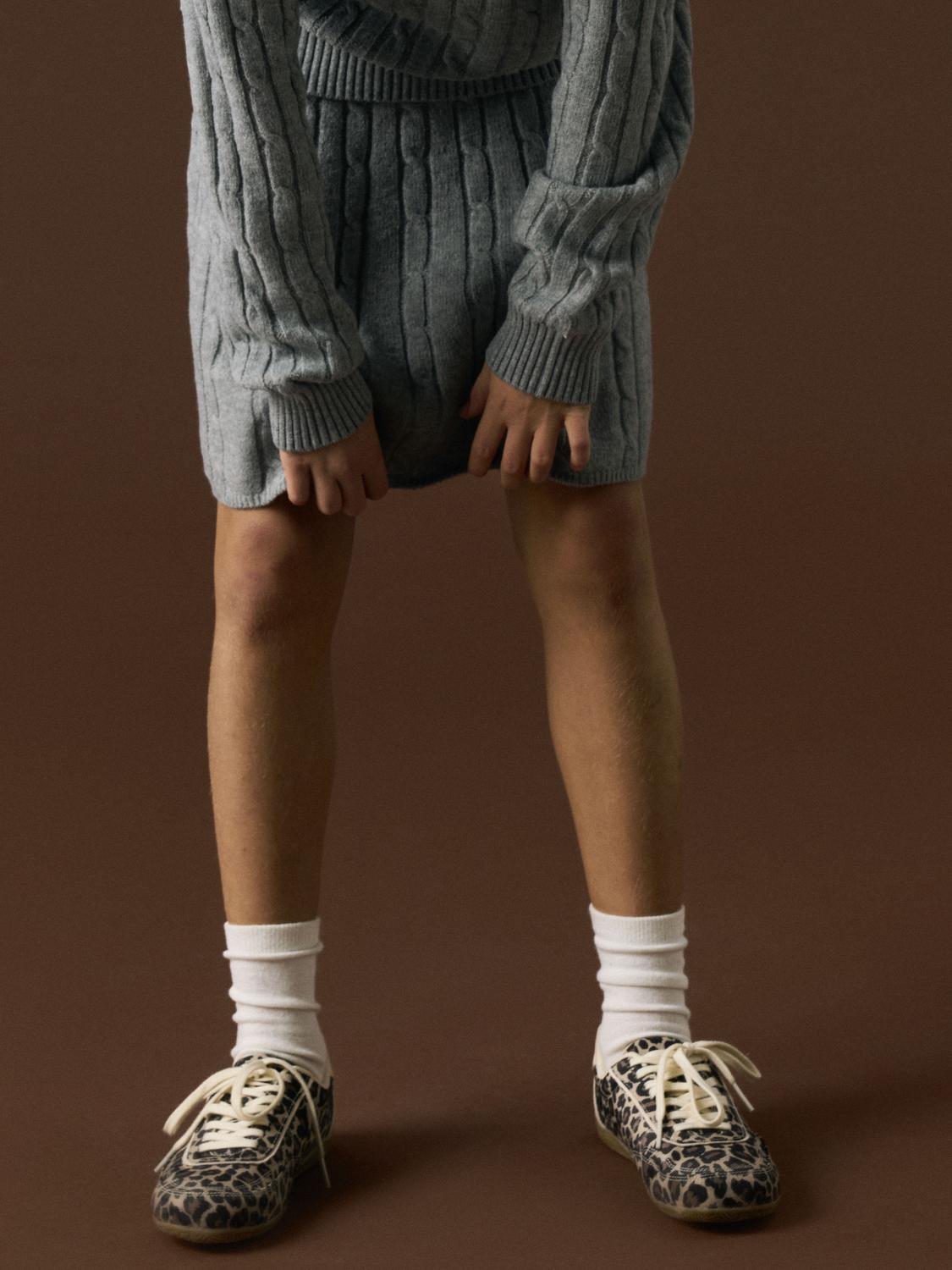 model_shot-creative