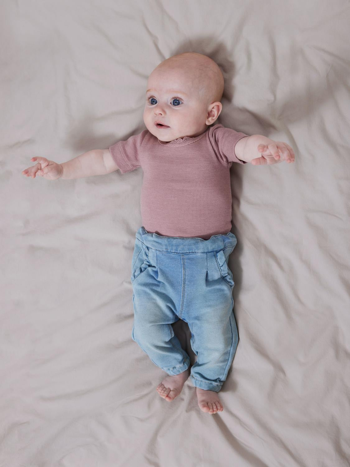 model_shot-creative