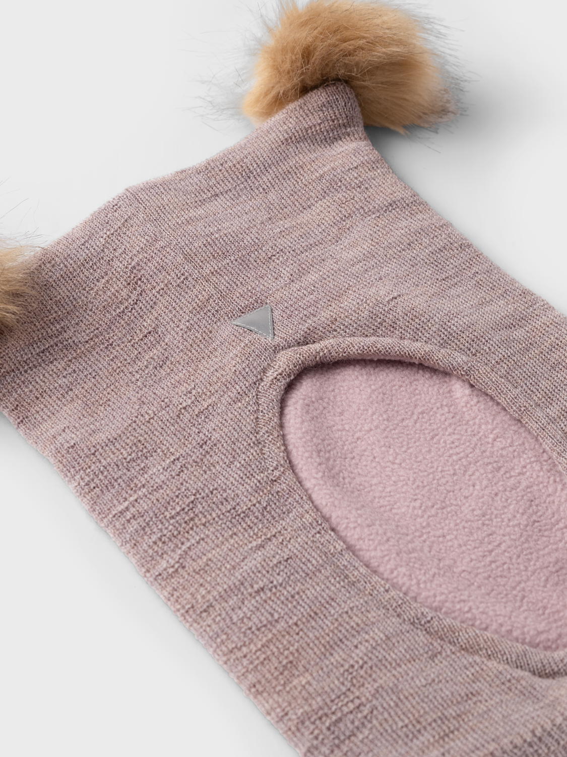 model_shot-front_full