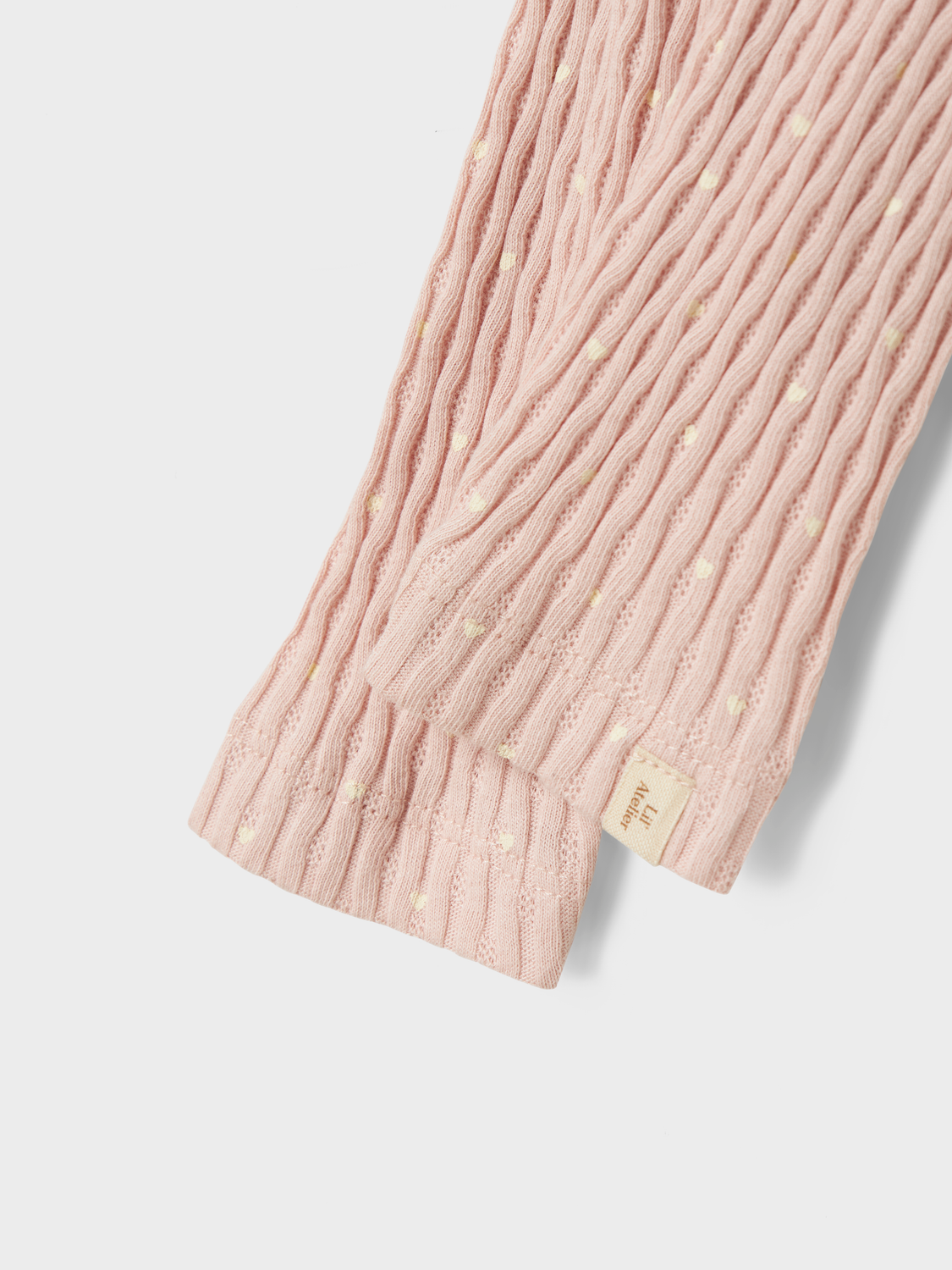 model_shot-front_full