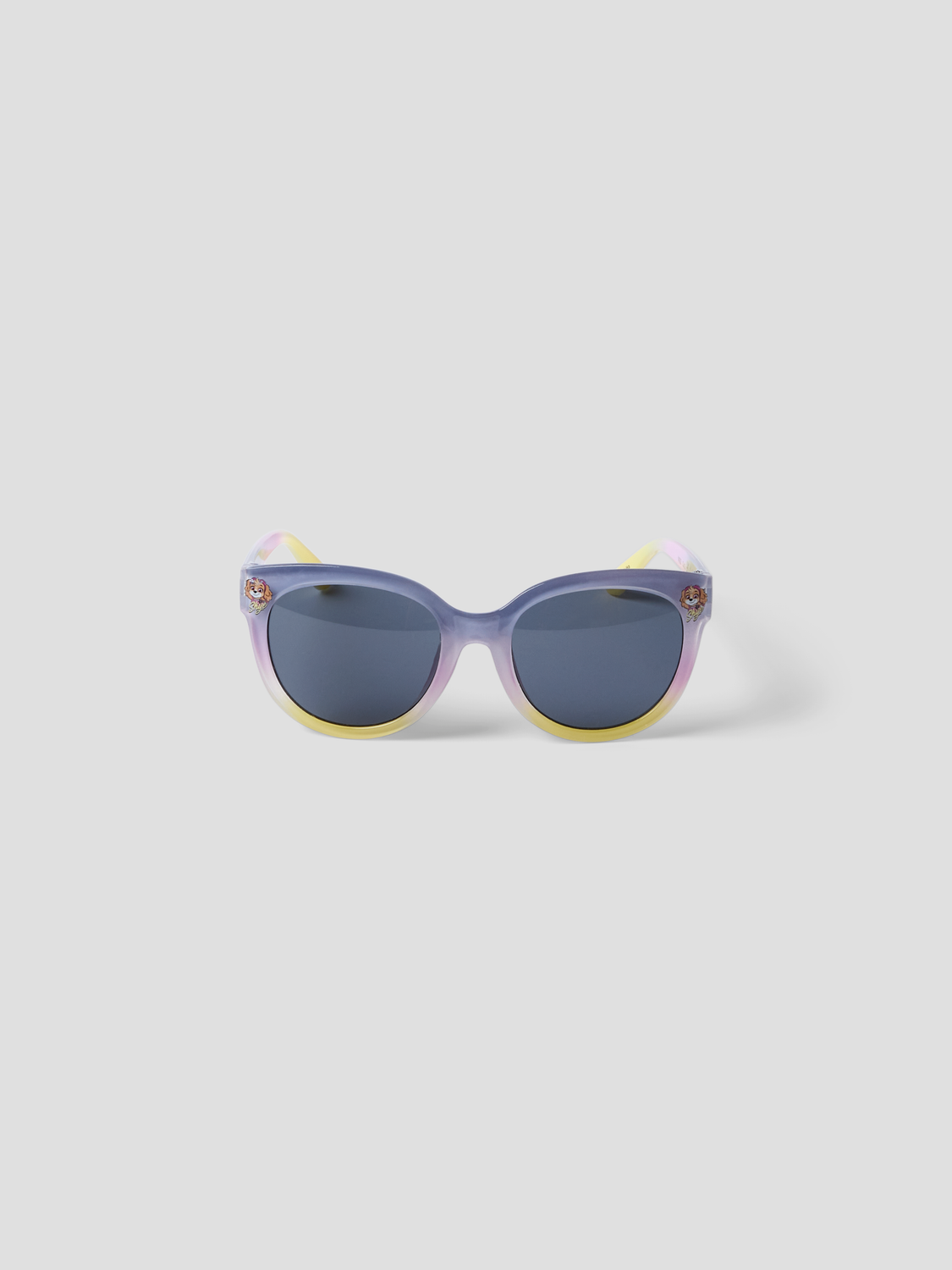 model_shot-front