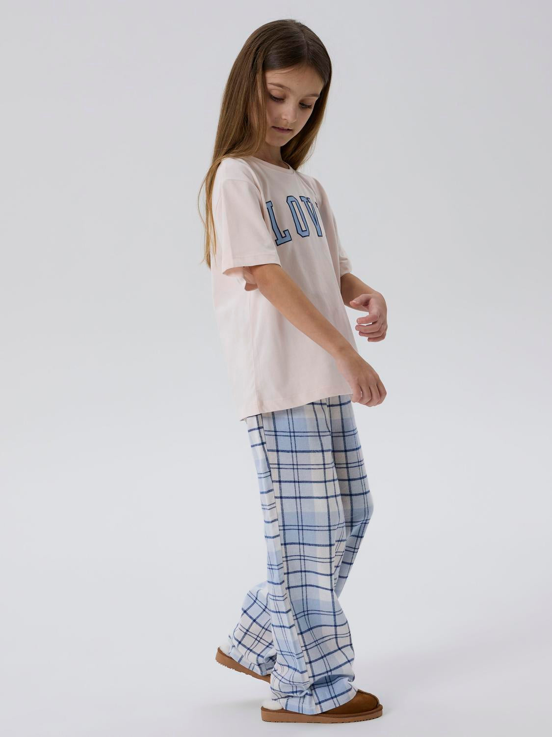 model_shot-creative