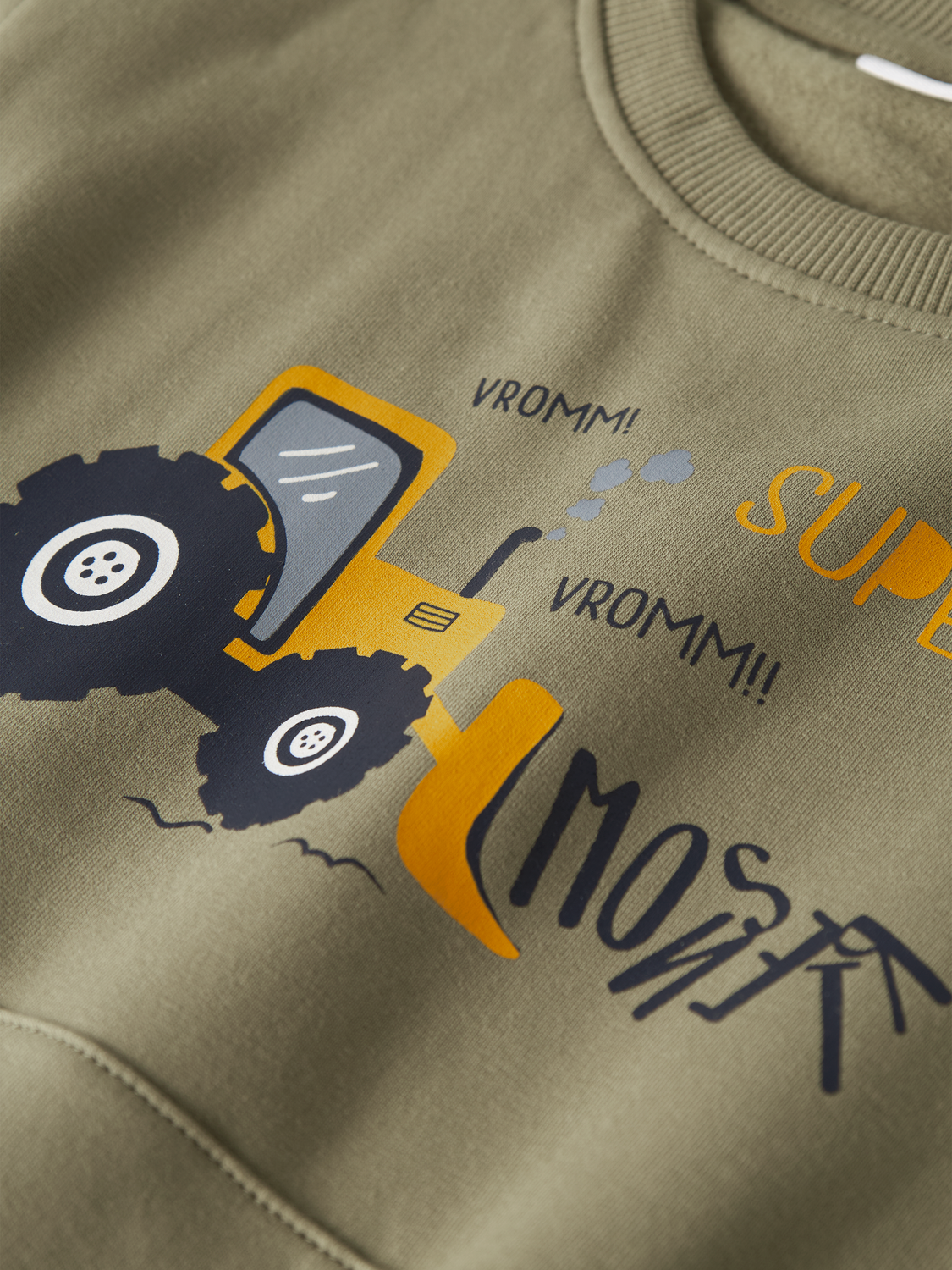 model_shot-front_full