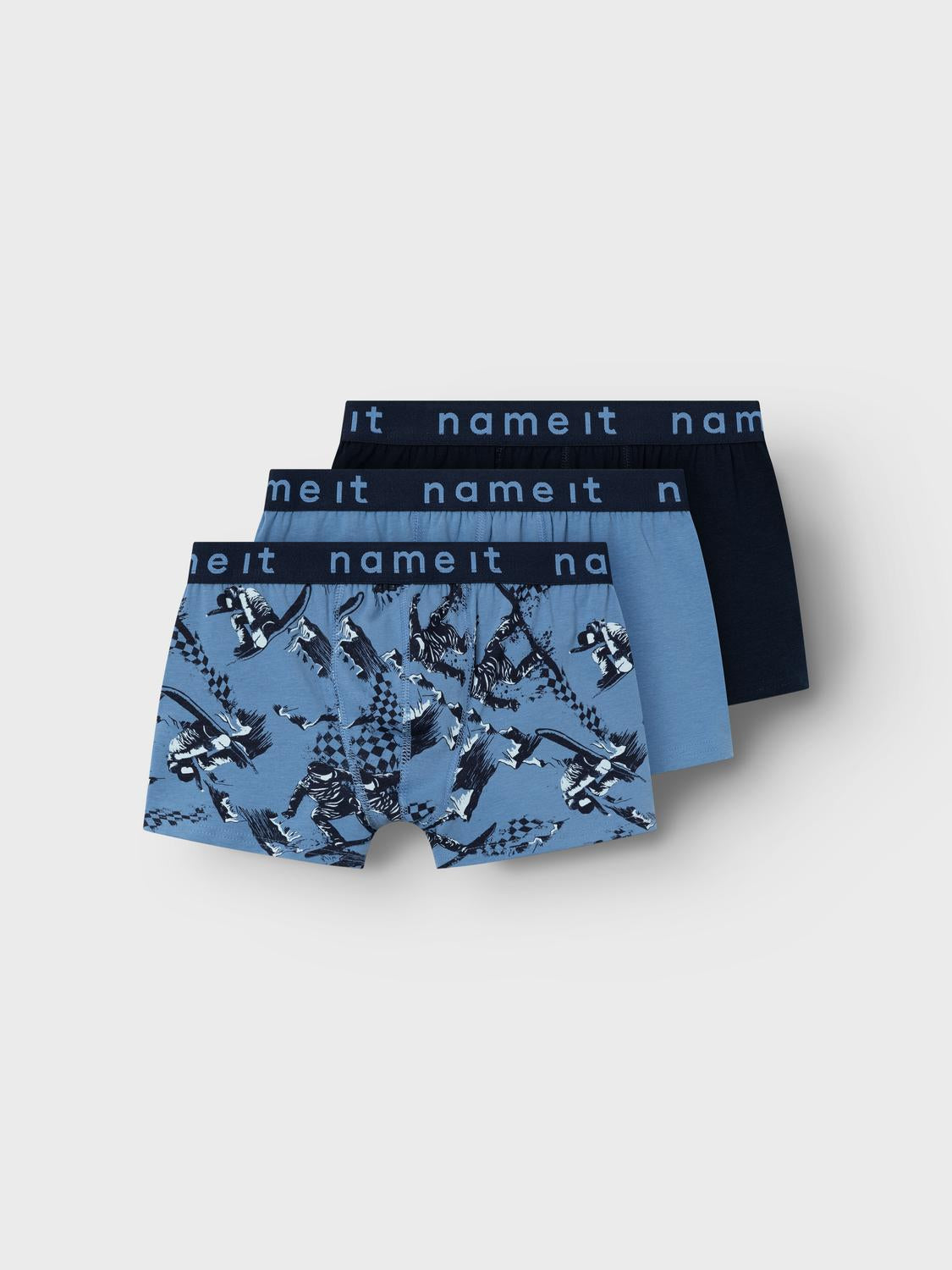 model_shot-front