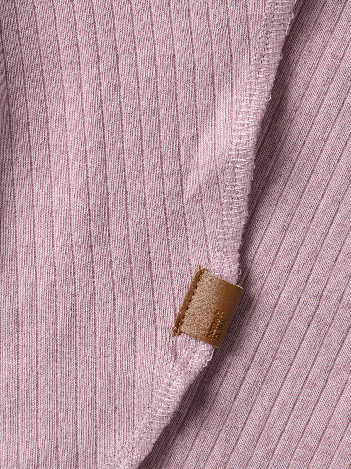 model_shot-front_full