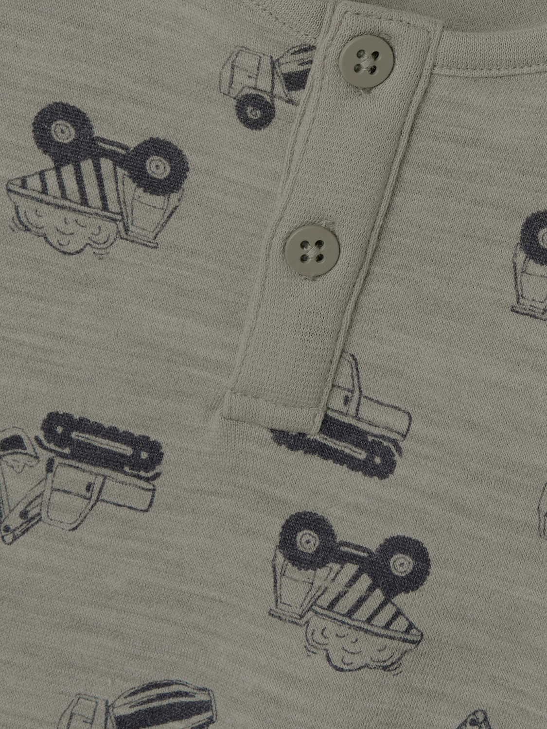 model_shot-front_full