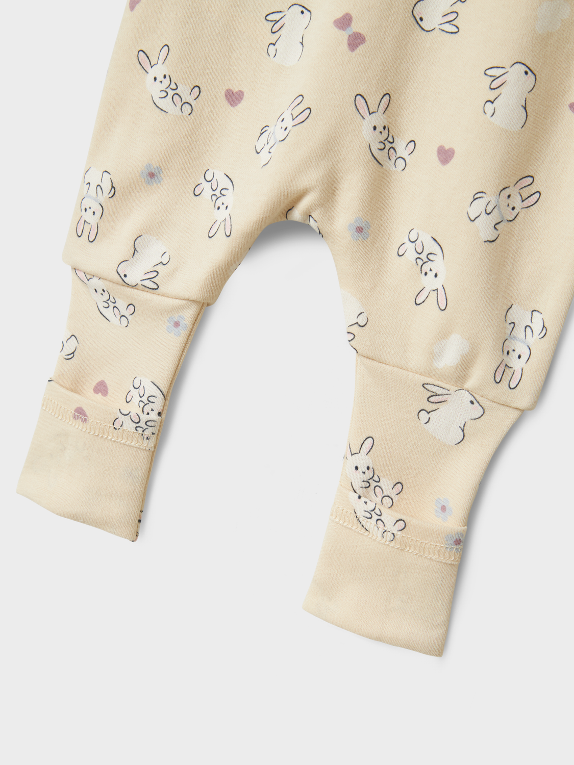 model_shot-front_full