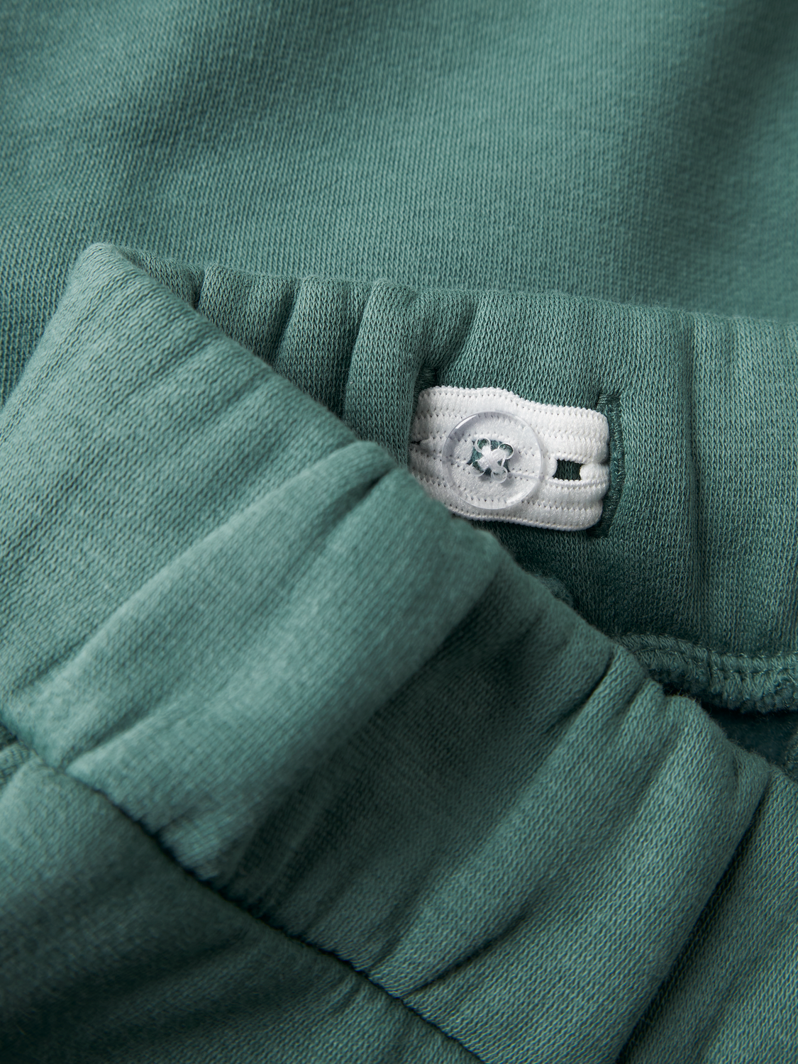 model_shot-front_full