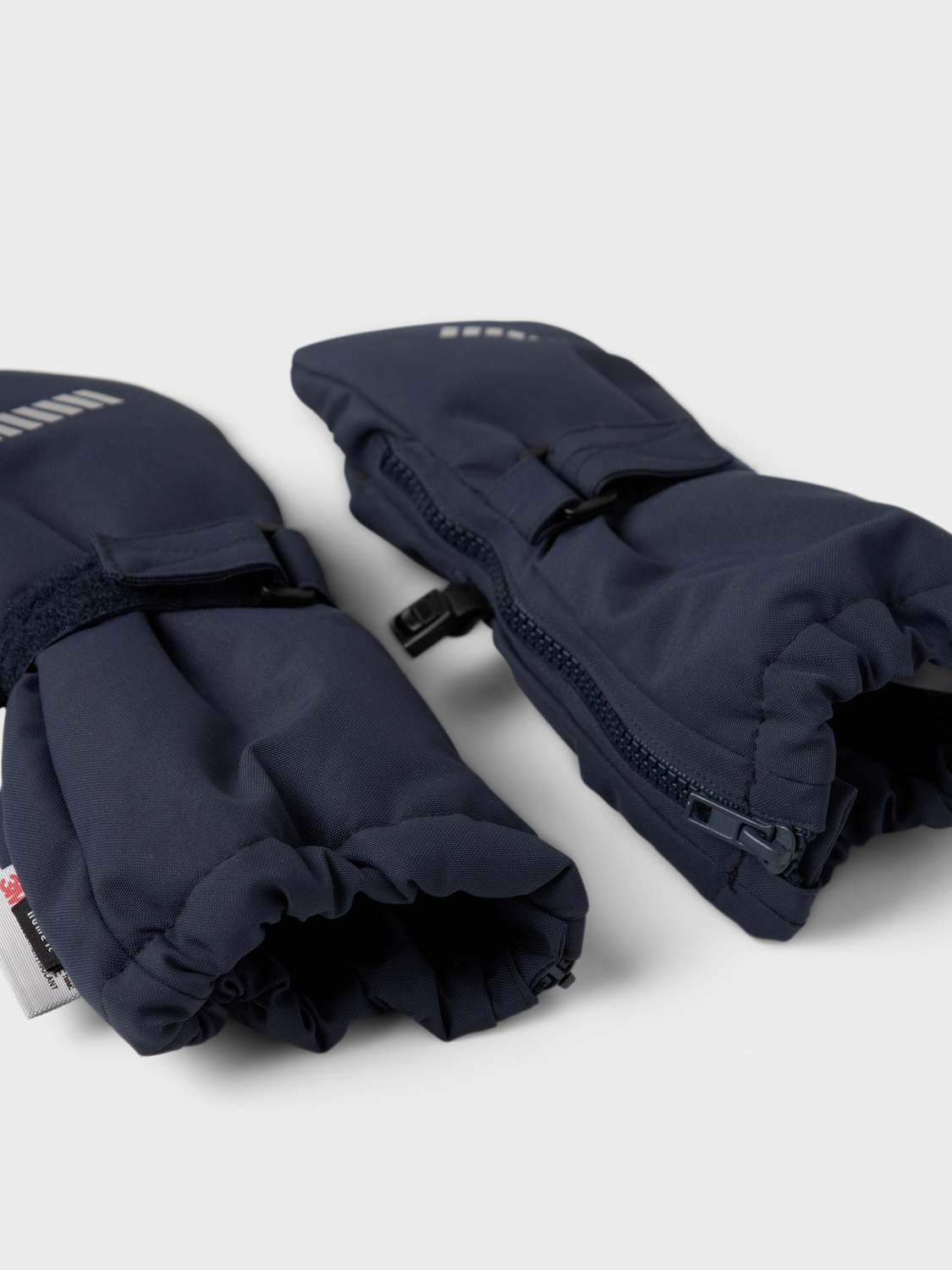 model_shot-front_full