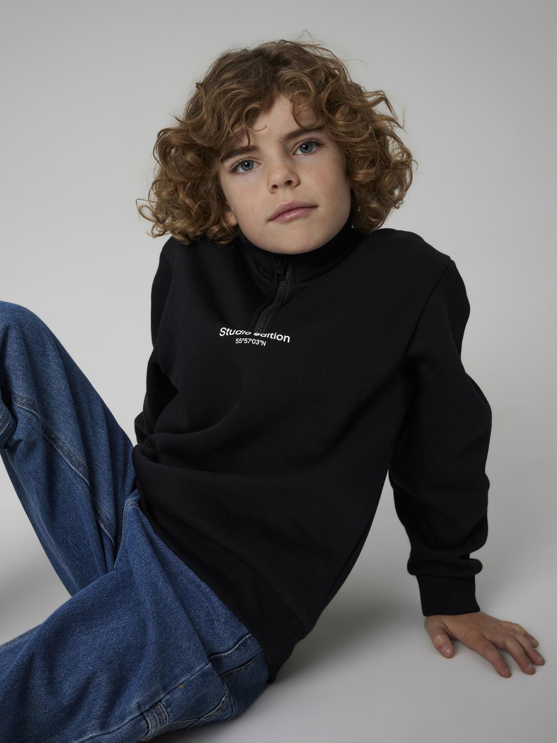 model_shot-detail