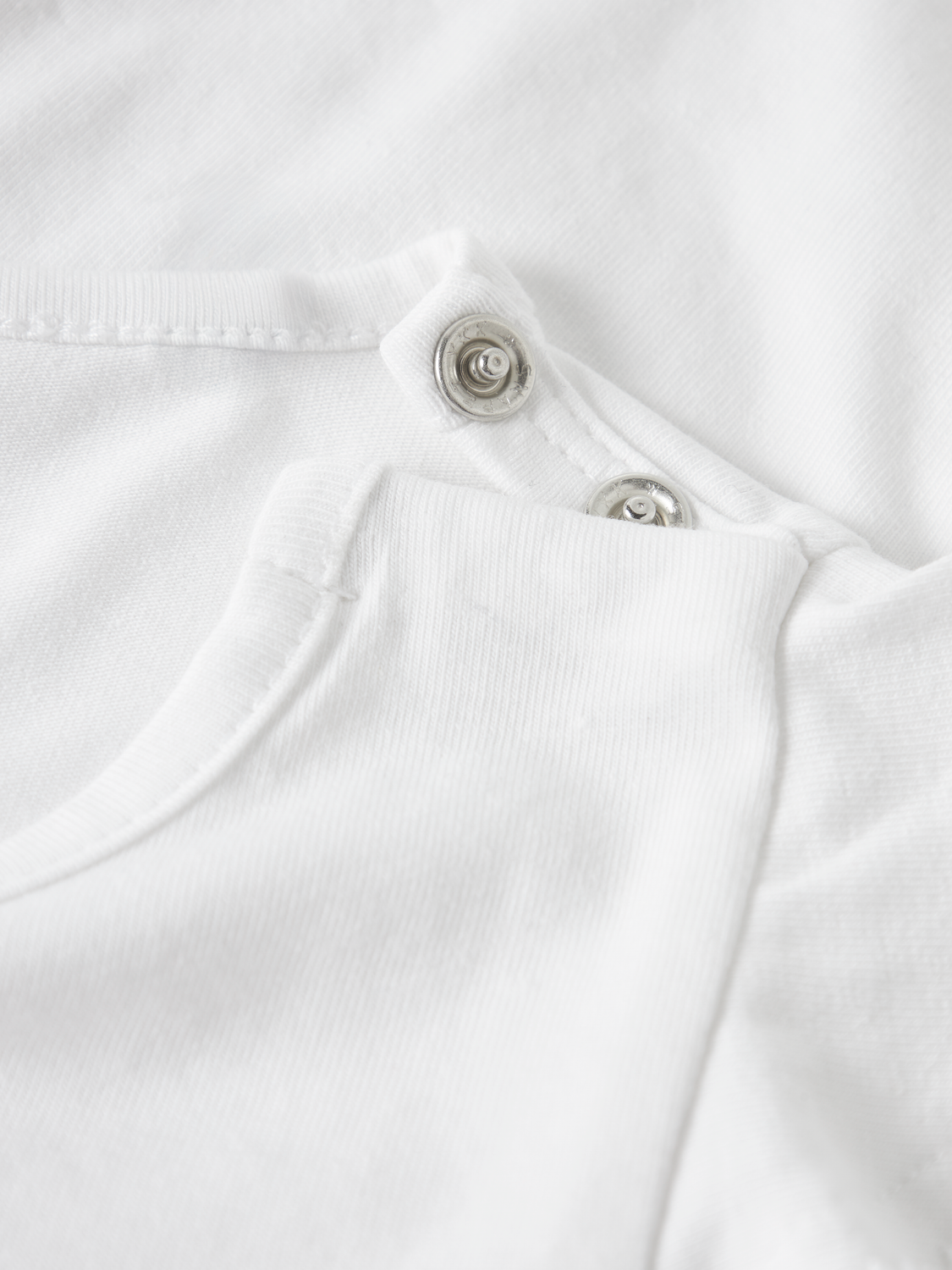 model_shot-front_full