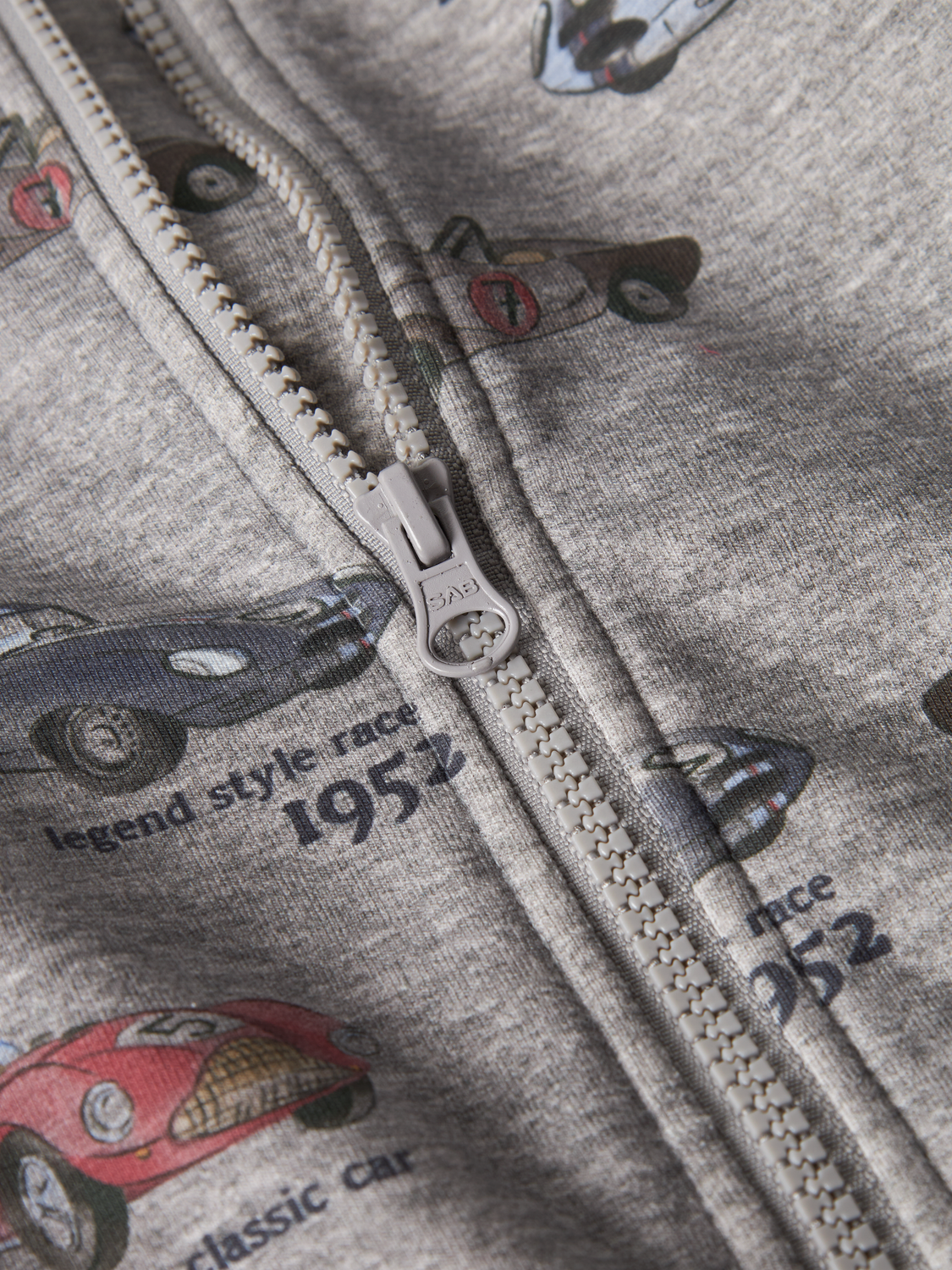 model_shot-front_full