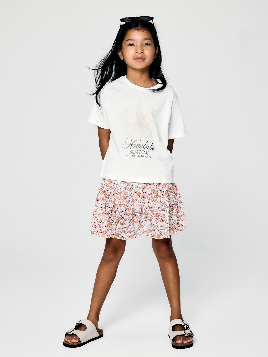model_shot-creative