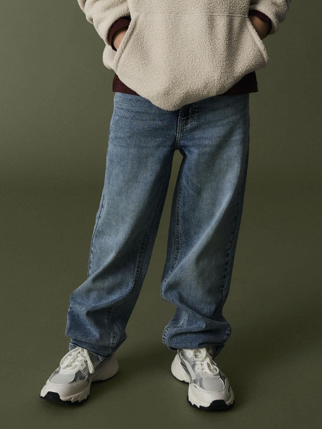 model_shot-creative