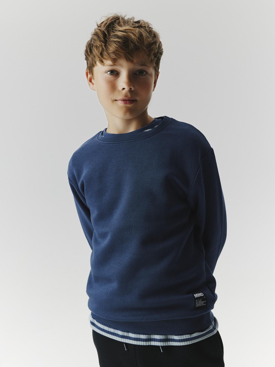 model_shot-creative