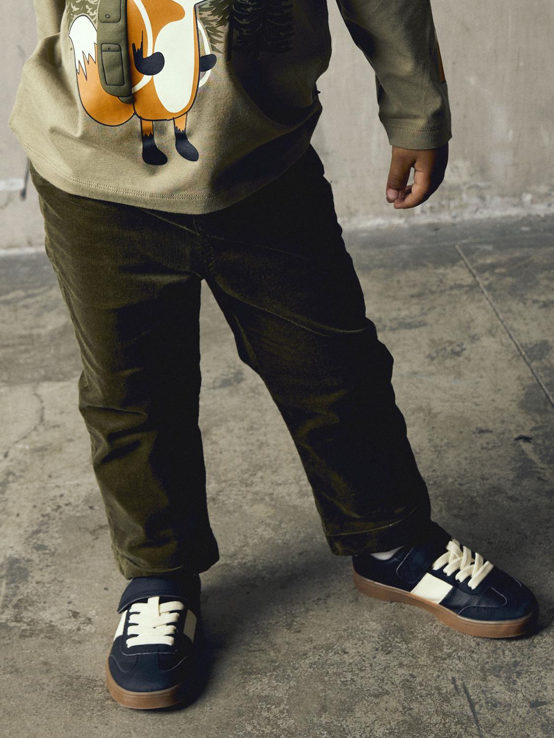 model_shot-creative