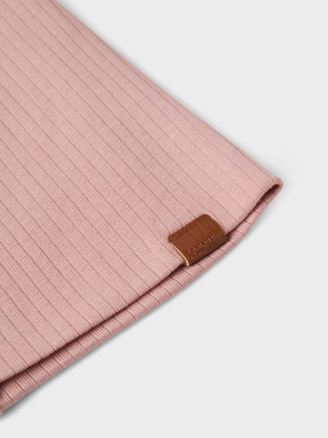 model_shot-front_full