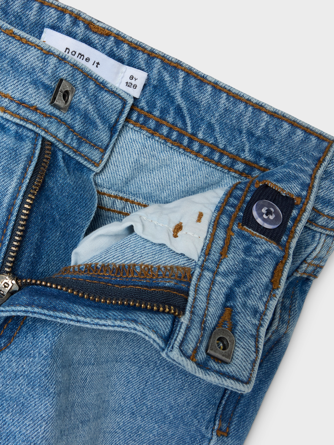 model_shot-front_full