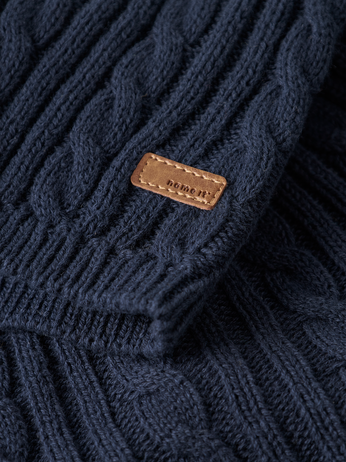 model_shot-front_full