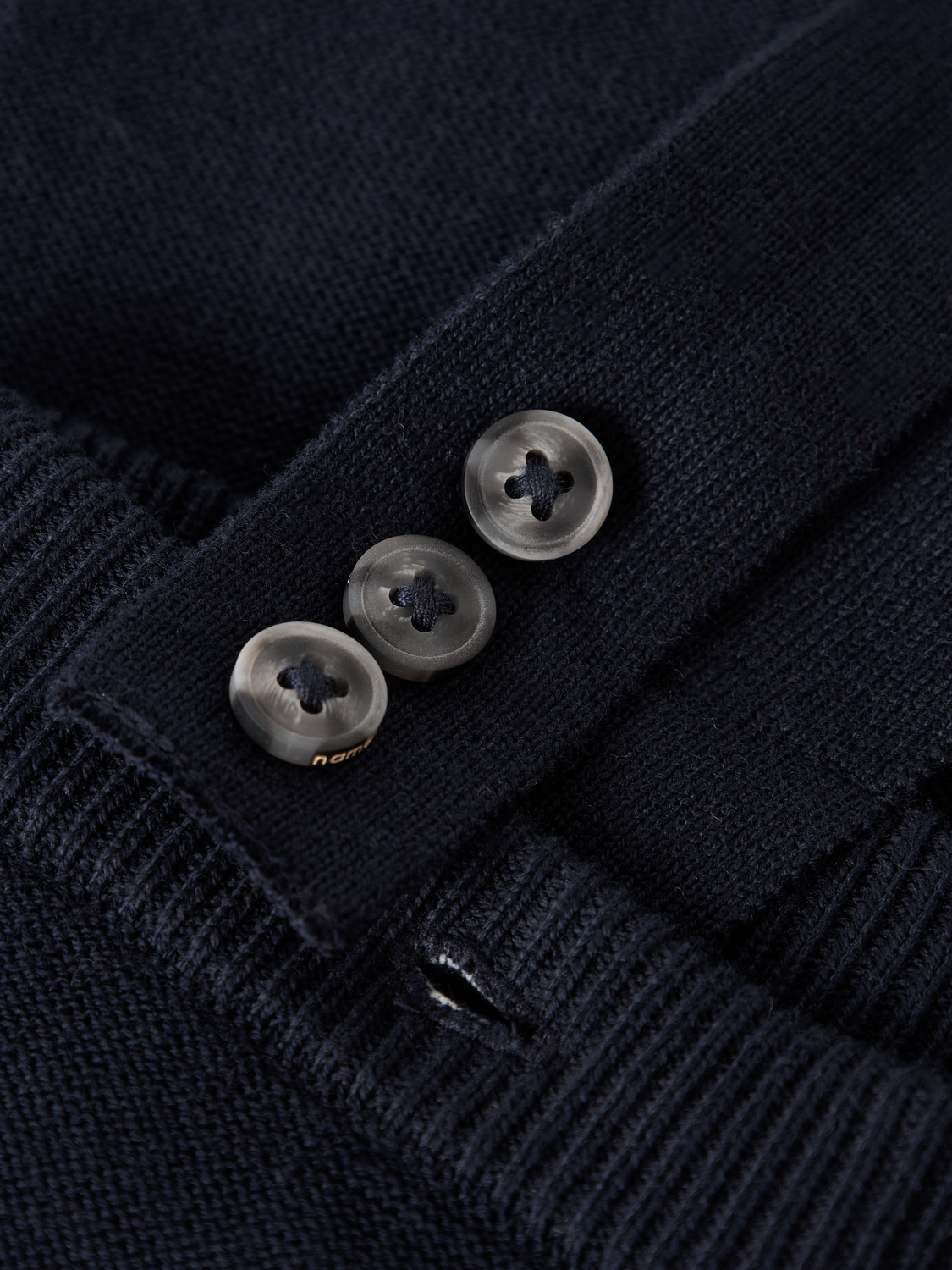 model_shot-front_full