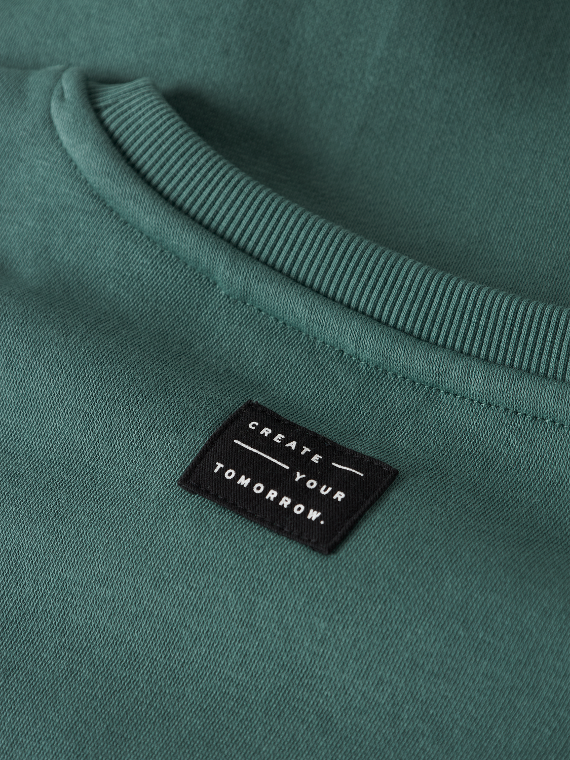 model_shot-front_full