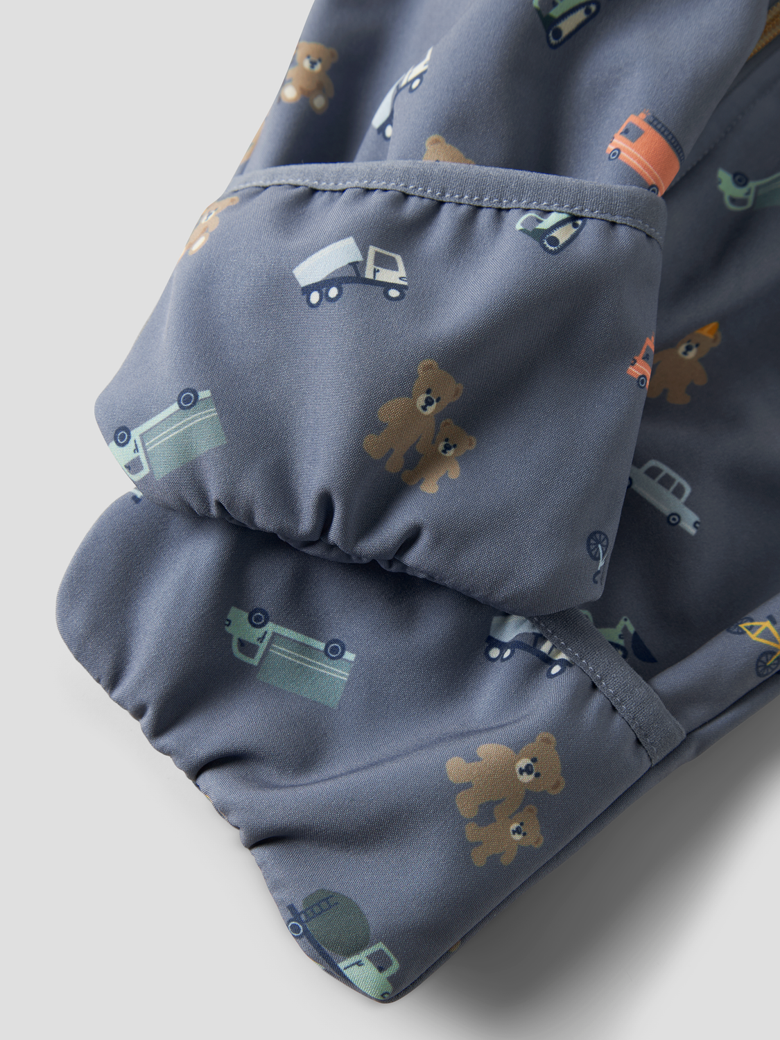 model_shot-front_full