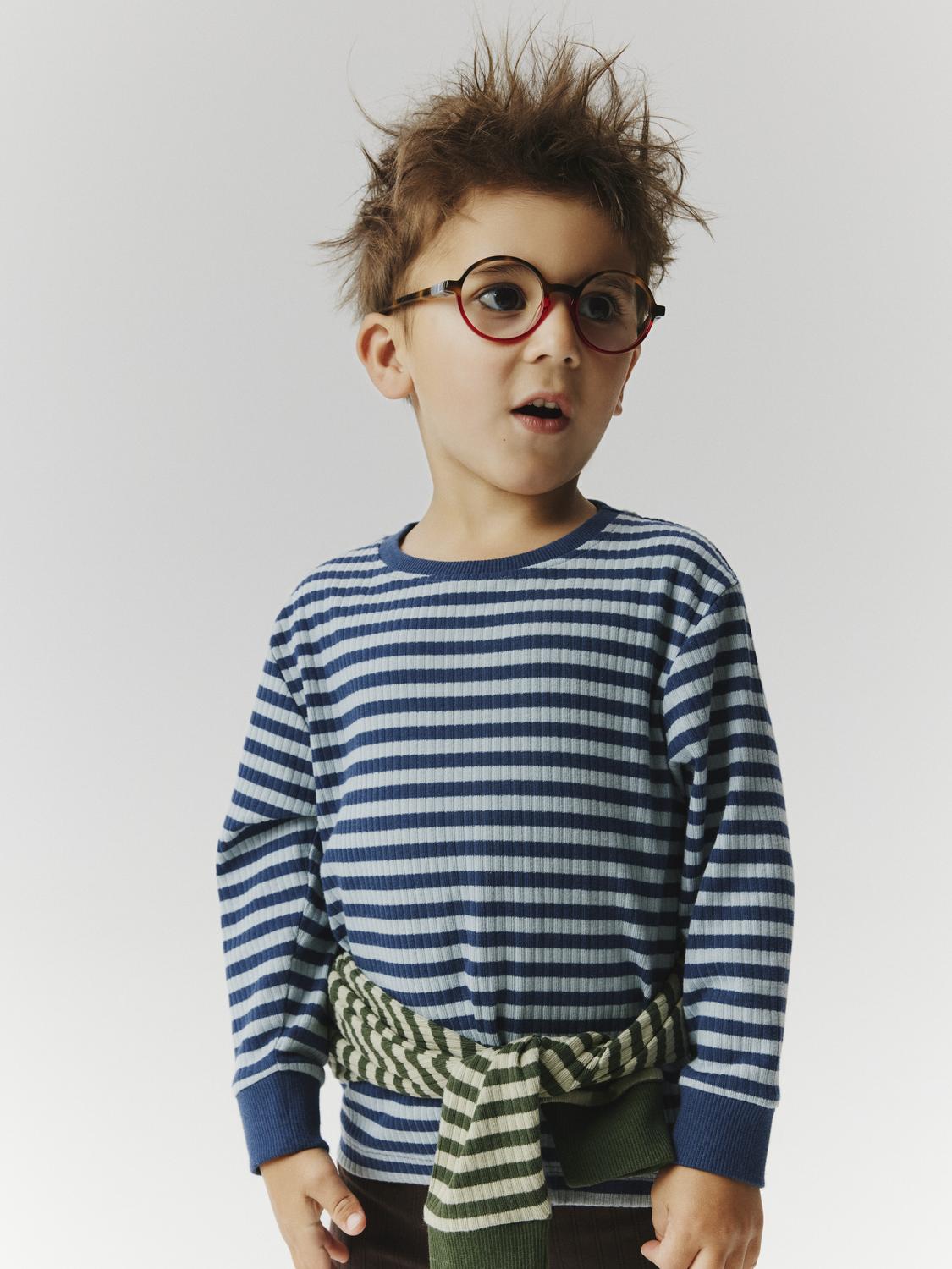 model_shot-creative