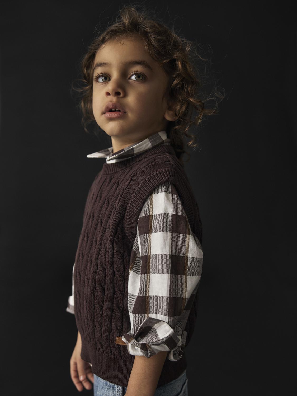 model_shot-creative