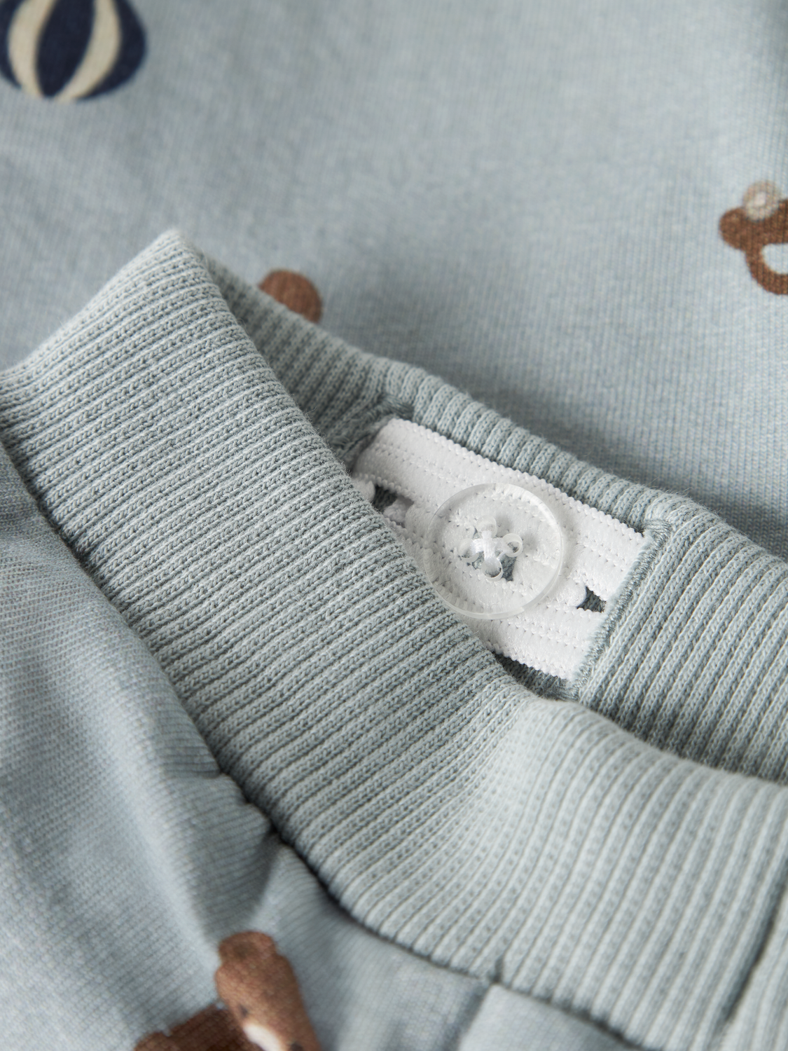 model_shot-front_full