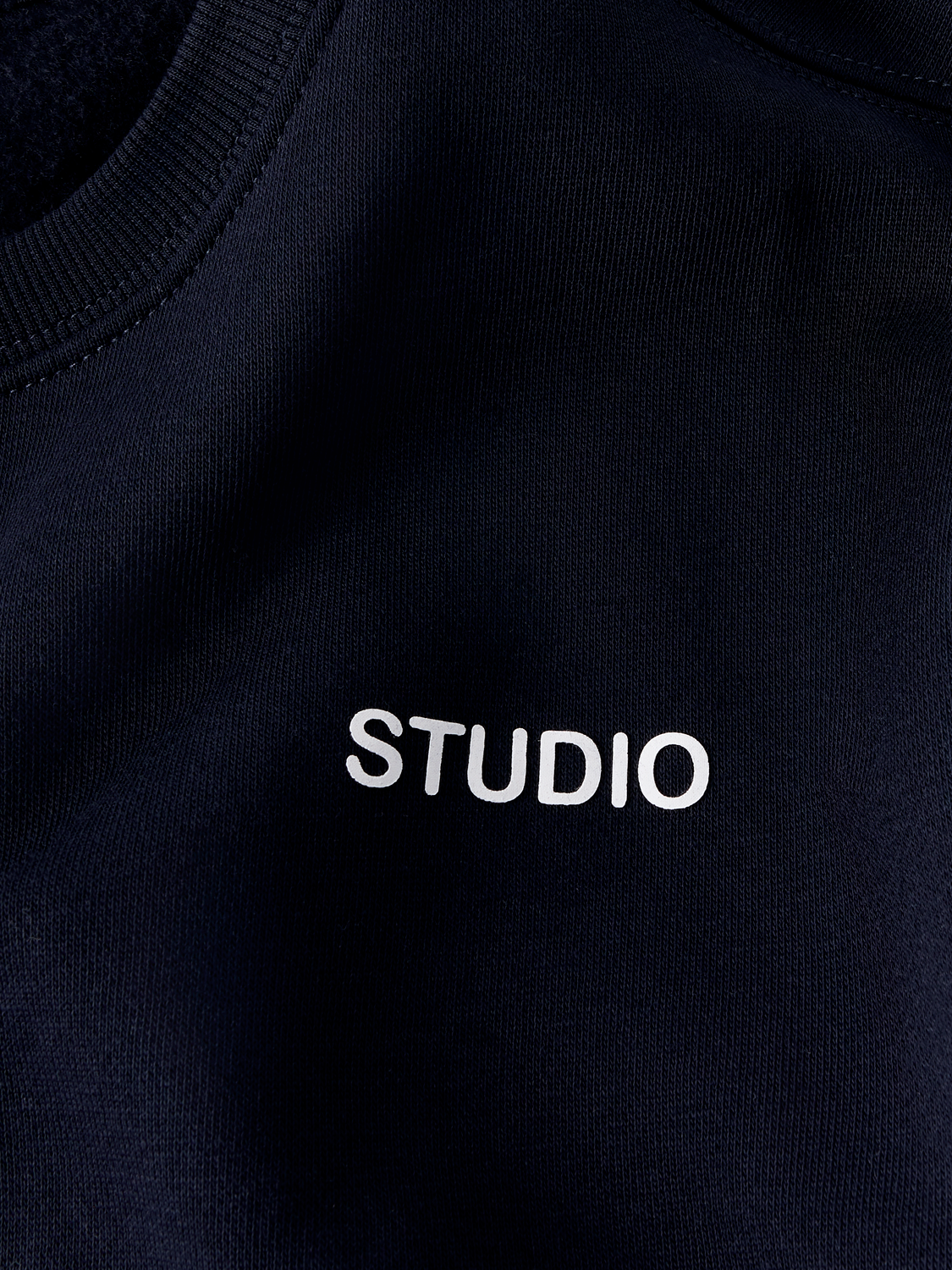 model_shot-front_full