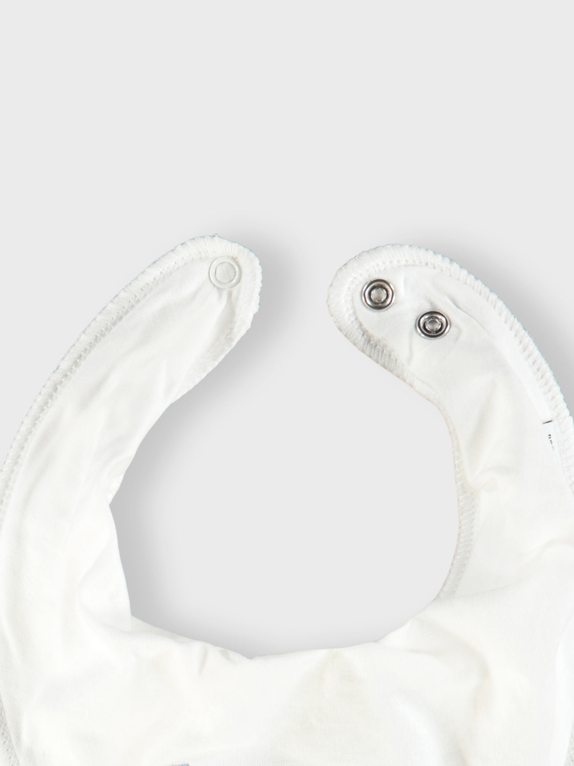 NBNYATTE Scarves - White Alyssum
